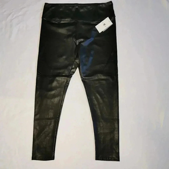 7 For All Mankind | 1XL Black Faux Leather Leggings - Picture 5 of 12